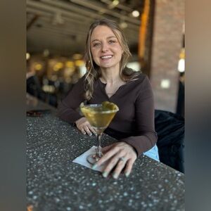 Meet your Posher, Dana